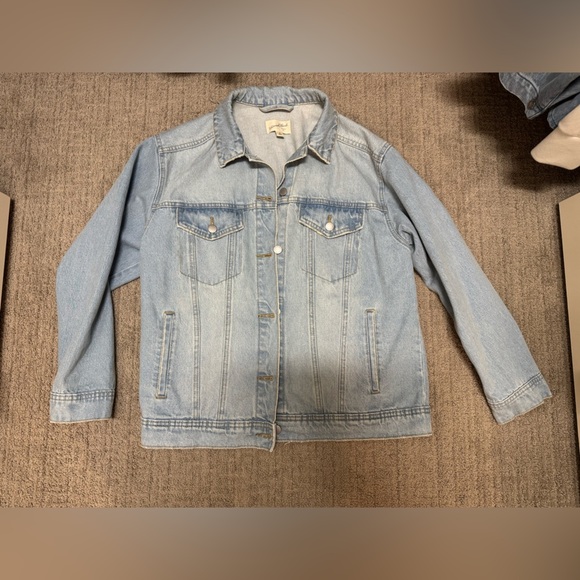 Universal Thread Sky Blue Jean Jacket - Picture 2 of 4
